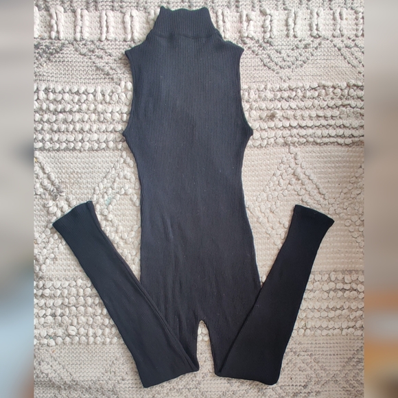Zara Sleeveless Front Zip Ribbed Jumpsuit In Black Size Large - Picture 4 of 4